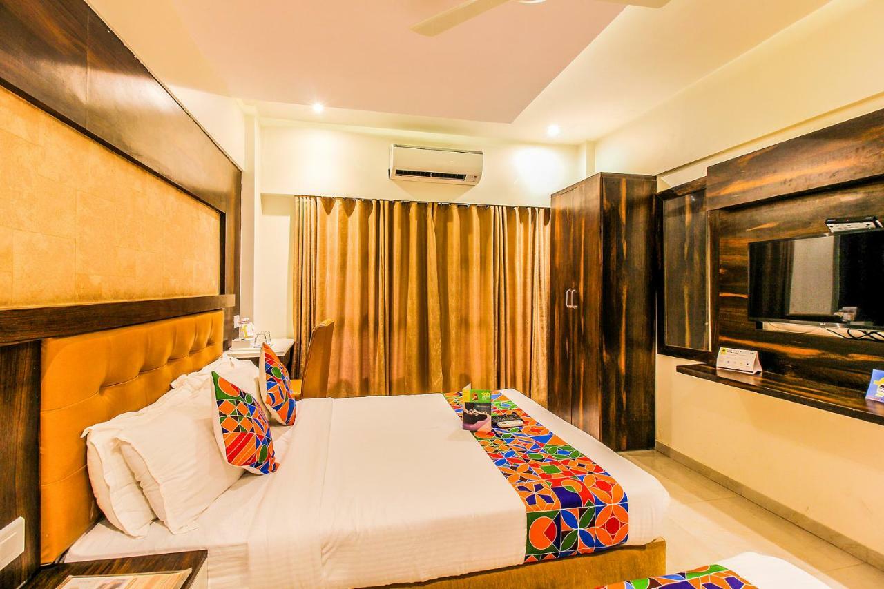 Fabhotel Plus Embassy Park Mumbai Bagian luar foto