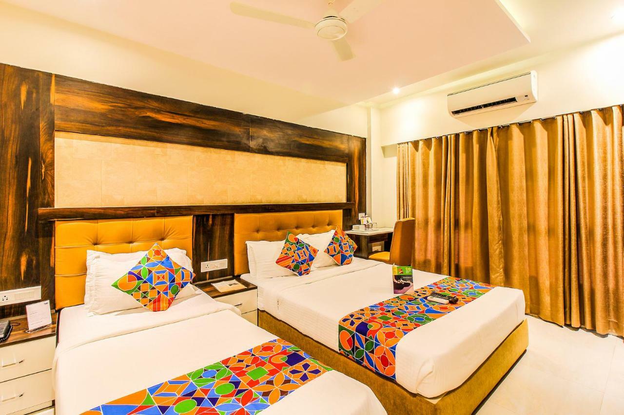 Fabhotel Plus Embassy Park Mumbai Bagian luar foto