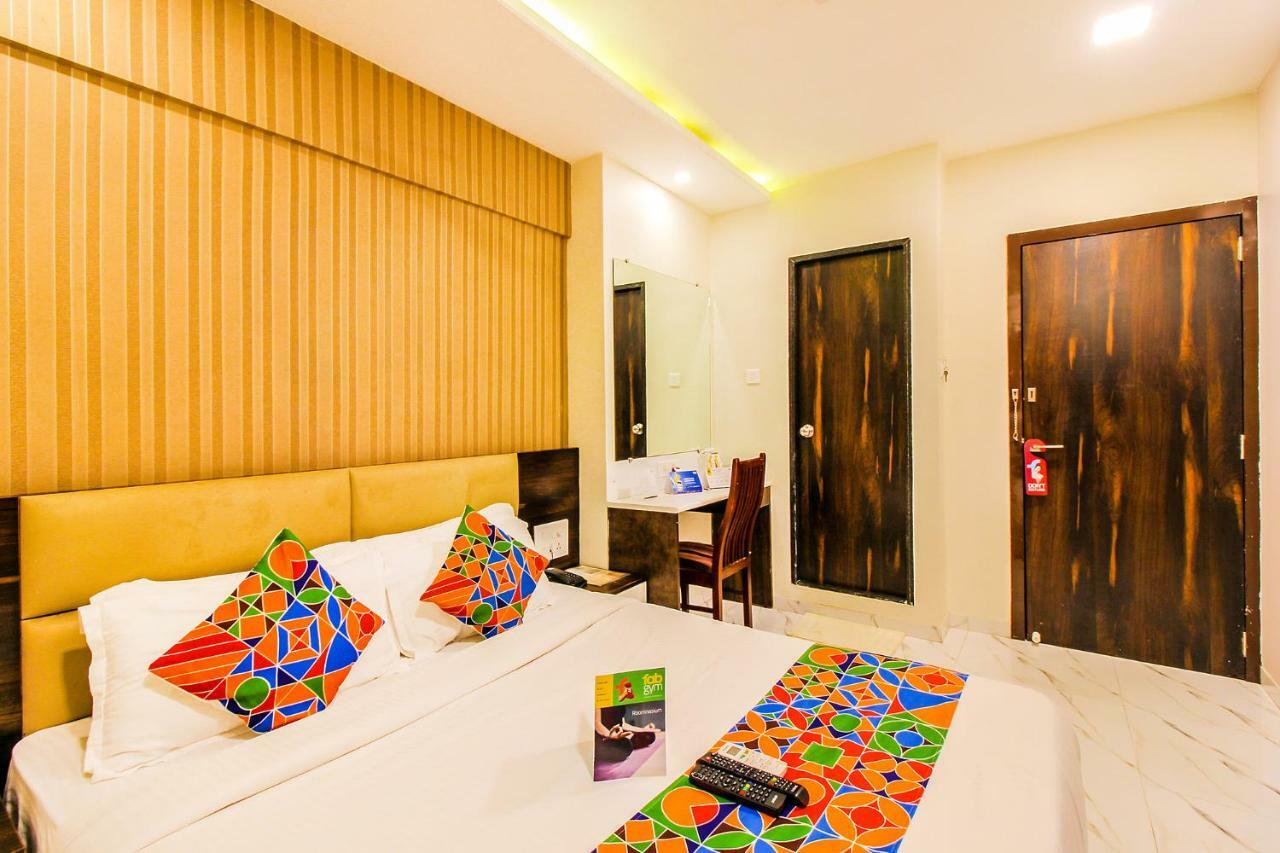 Fabhotel Plus Embassy Park Mumbai Bagian luar foto